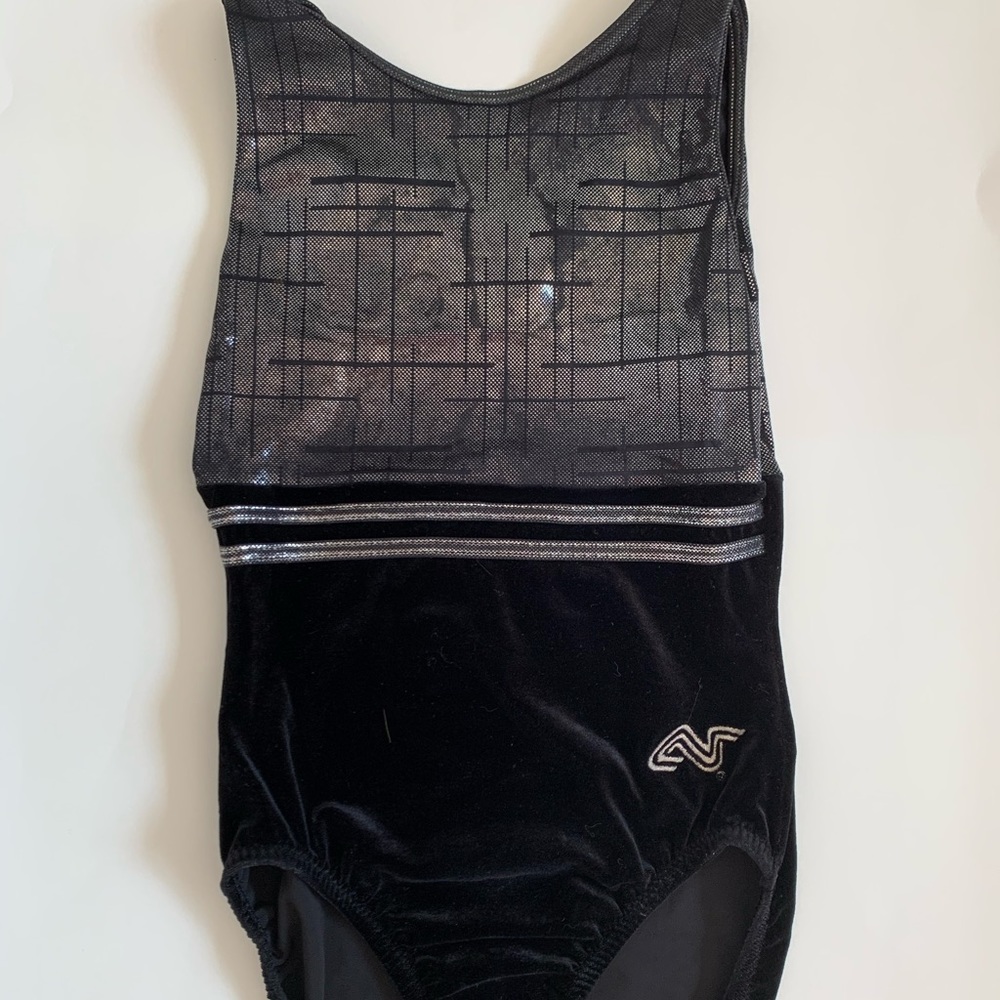 Black and silver Leo